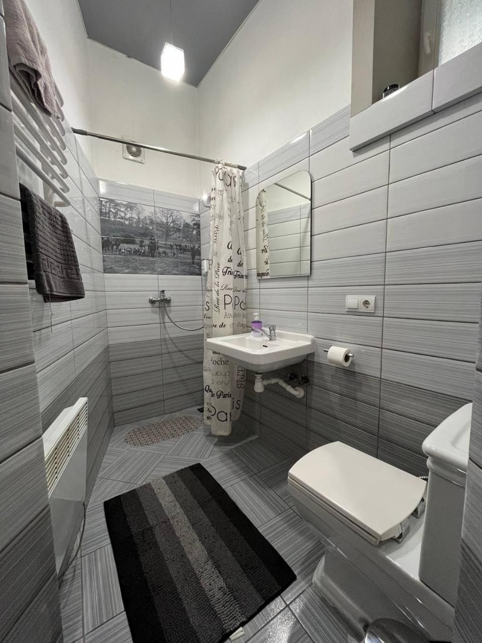 Shpytalna Apartments Lviv Buitenkant foto